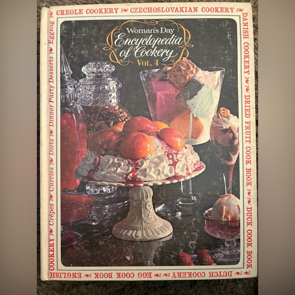 💖Vintage Woman’s Day Encyclopedia of Cookery Vol. 4. Copyright 1966.